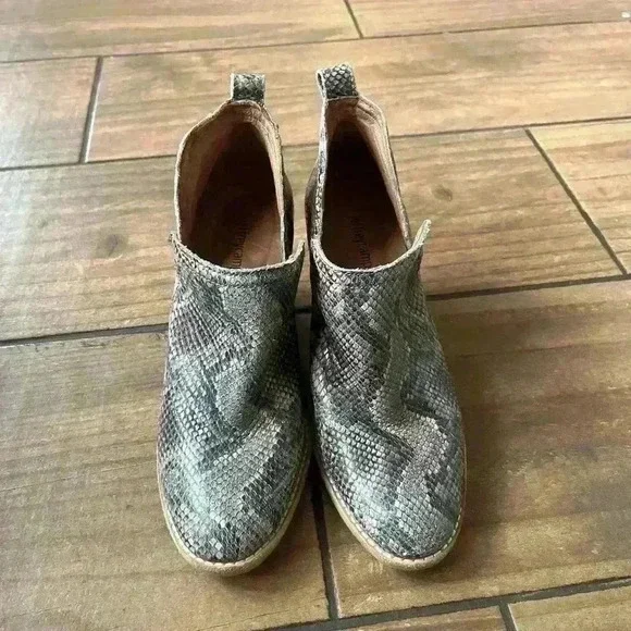 Jeffrey Campbell rosalee snakeskin bootie size 6.5 - Picture 2 of 5
